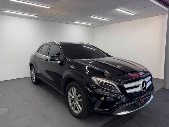 MERCEDES-BENZ GLA 200 1.6 CGI ADVANCE 16V TURBO GASOLINA 4P AUTOMÁTICO MERCEDES-BENZ GLA 200 1.6 CGI ADVANCE 16V TURBO GASOLINA 4P AUTOMÁTICO